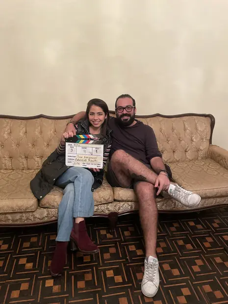 Jose Adrianzen junto a Yamile Caparó con la claqueta